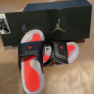 Jordan Hydro IV Retro (GS), Size 7Y, Color Red, Black, Grey NEW